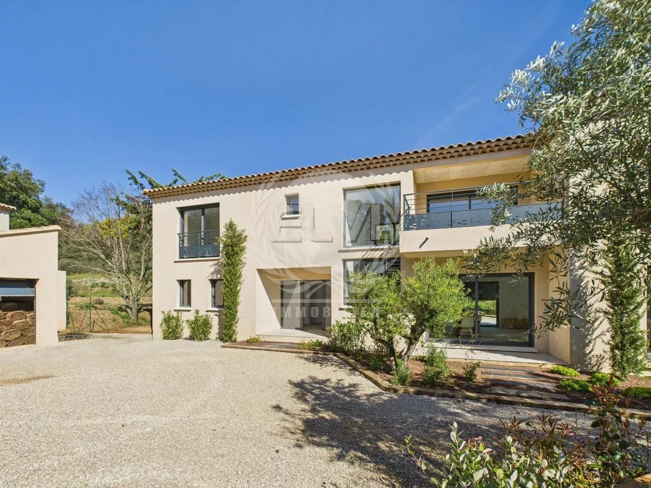Superbe villa neuve à Plan de la Tour